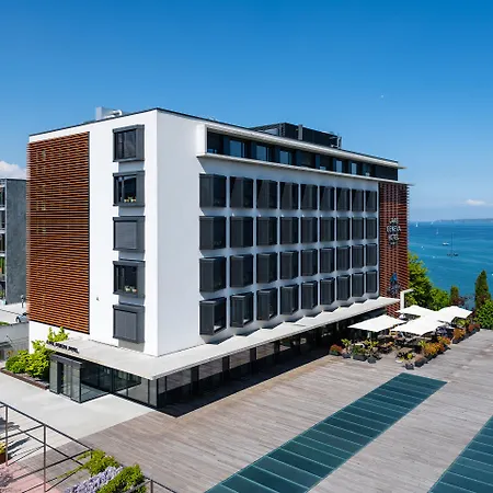 Lake Geneva Hotel-3